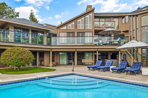 Grand Beach House | Sunset Manor