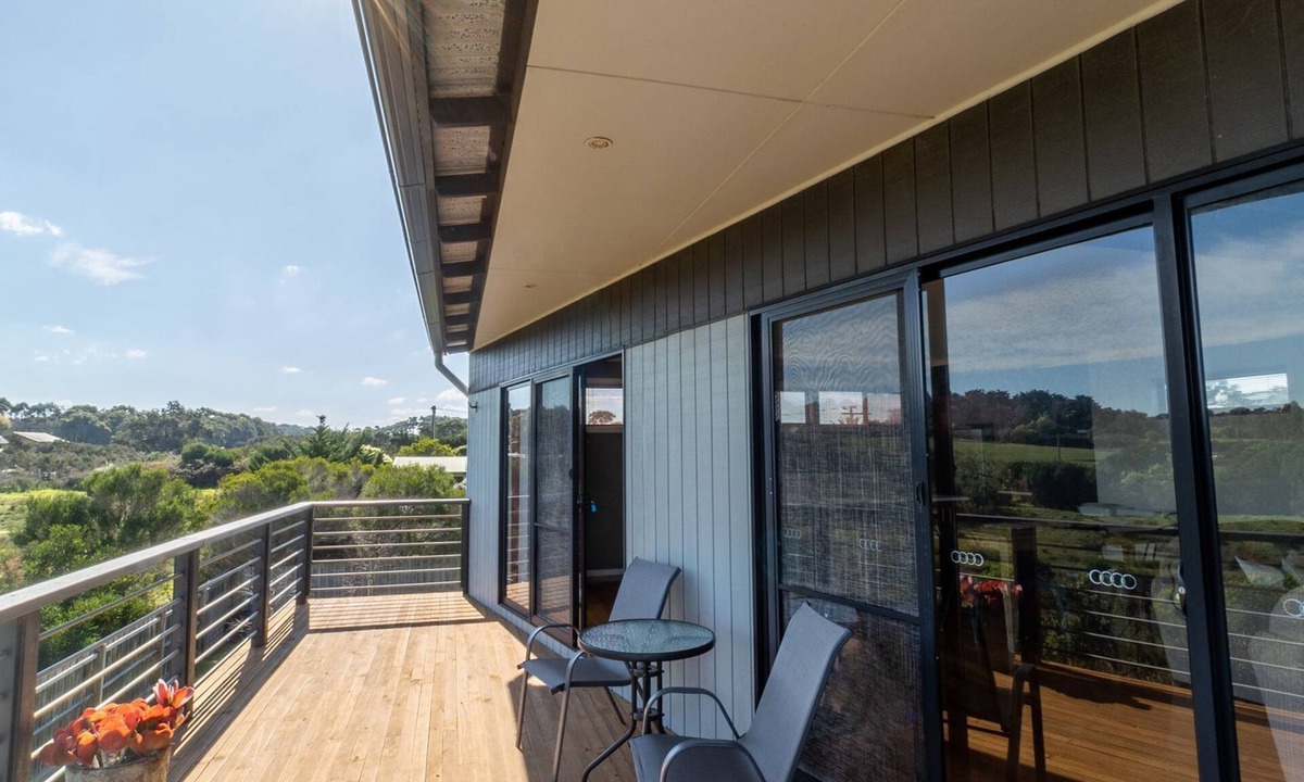 Sunset Strip House | Sunset Meadows in Sunset Strip