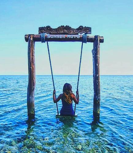 Moyo House | Sunset Moyo Bungalows