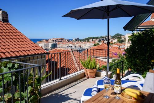 Dubrovnik Apartment | Sunset over the Dubrovnik's Old Town