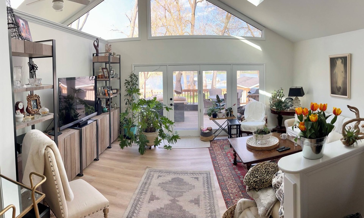 Solon Mills House | Sunset Paradise River Home