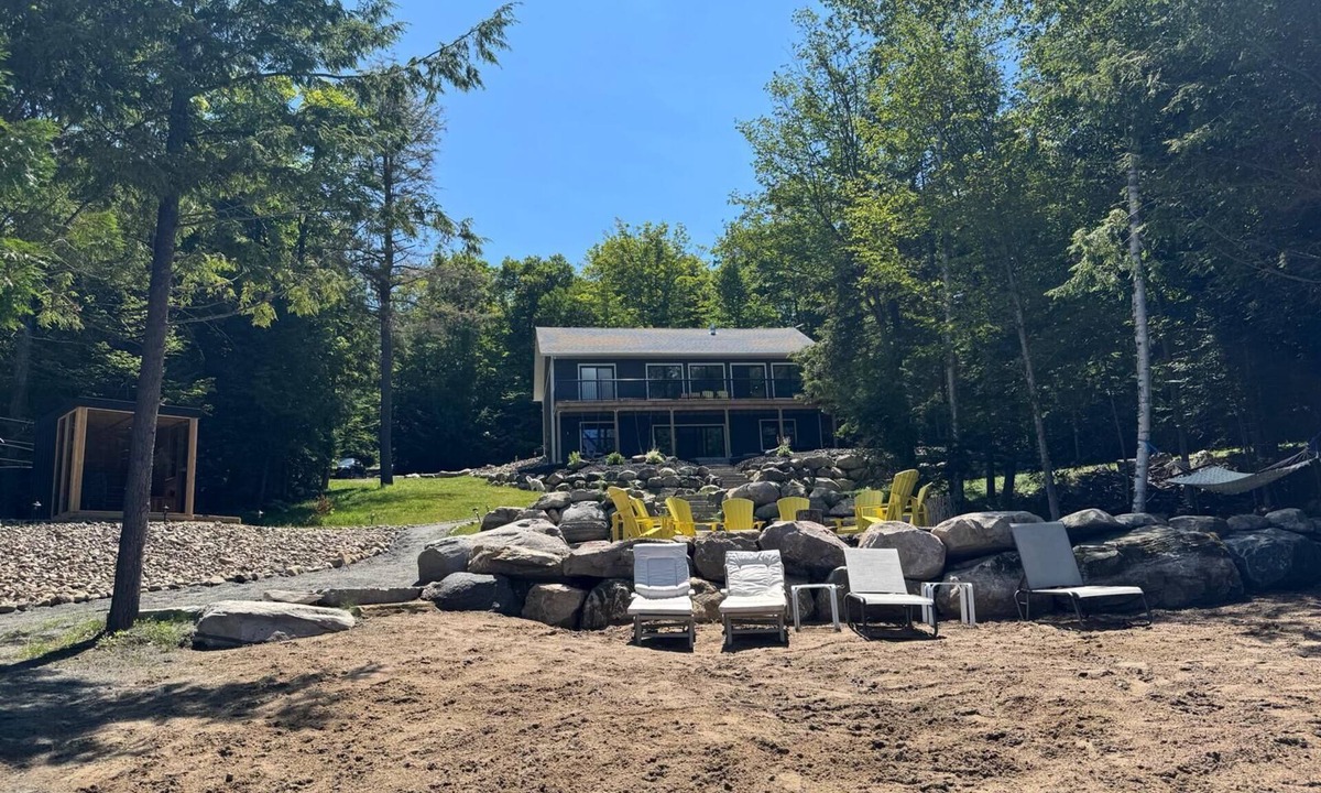 Madawaska Valley Cottage | Sunset Paradise, Sauna & Jacuzzi