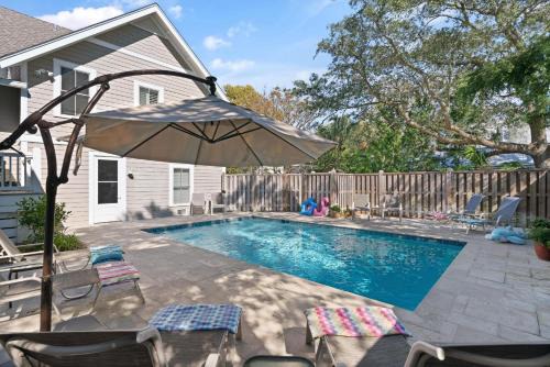 East Beach House | Sunset Peak - 1928 Ocean Road