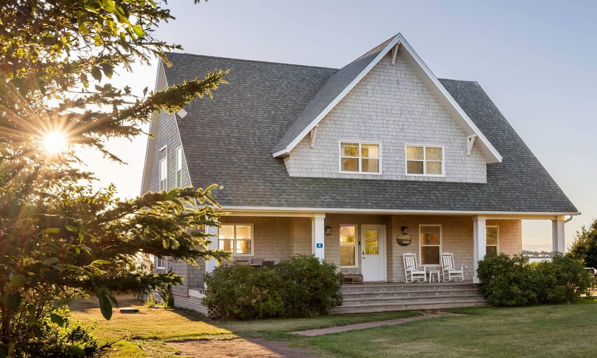 Augustine Cove House | Sunset Point—Private Beach, Barrel Sauna & Views of Confederation Bridge