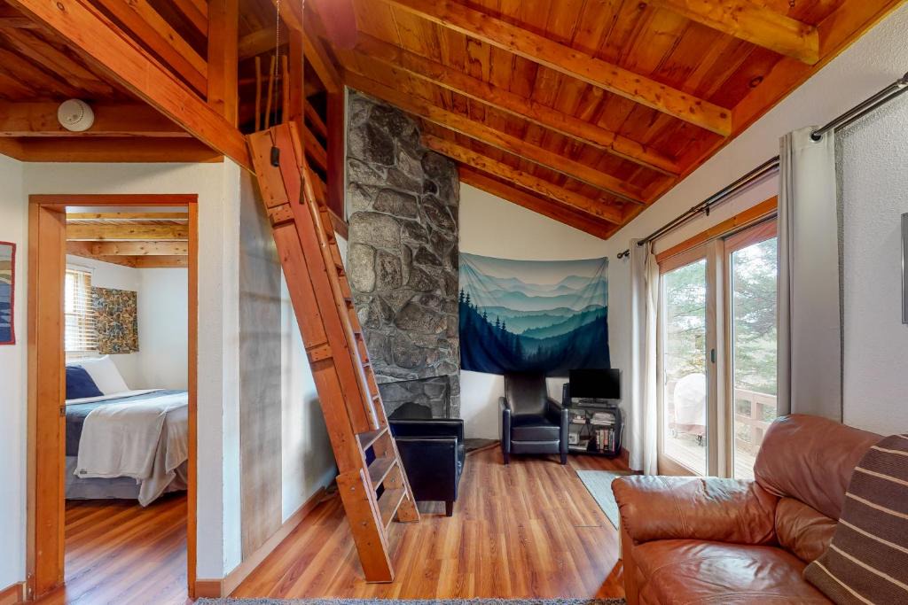 Stone Haven House | Sunset Point Mountaintop Cottage