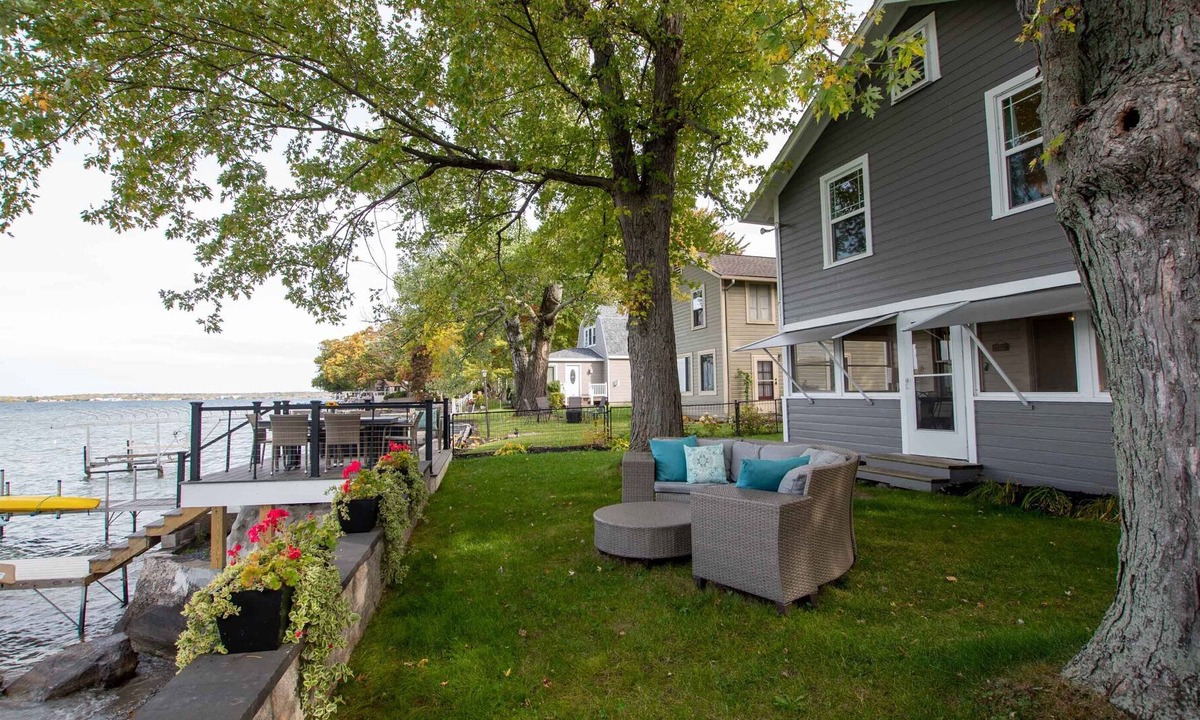 Holcomb House | Sunset Retreat: "Classic Cottage on Canandaigua Lake"