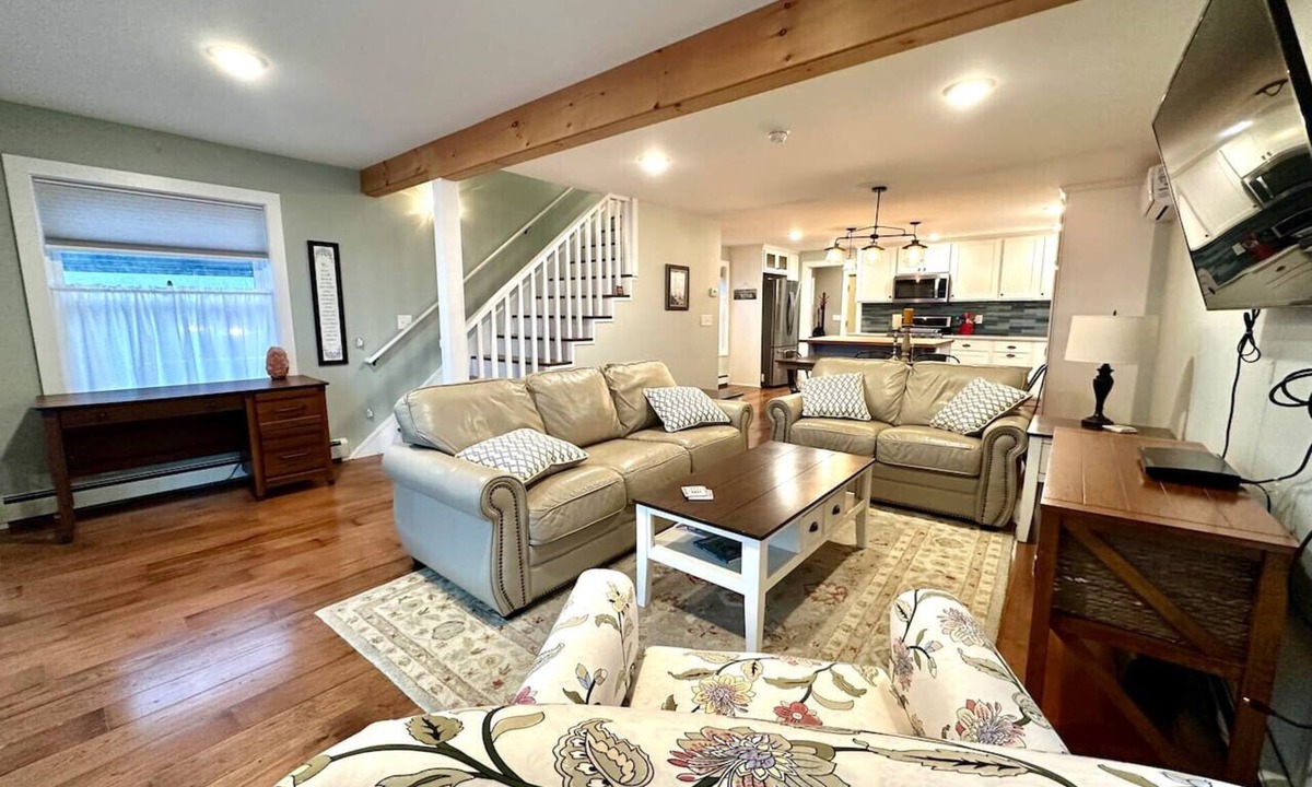 Livonia House | Sunset Retreat on Conesus Lake