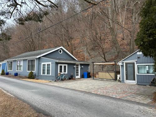 Town of Ledyard House | Sunset Retreat