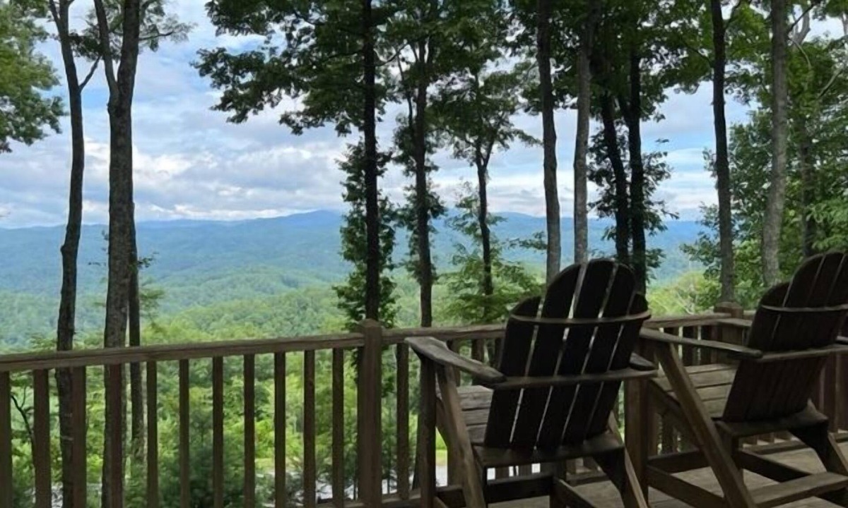 Ferguson Cabin | Sunset Ridge-Log Cabin,Views,Deck,Trails