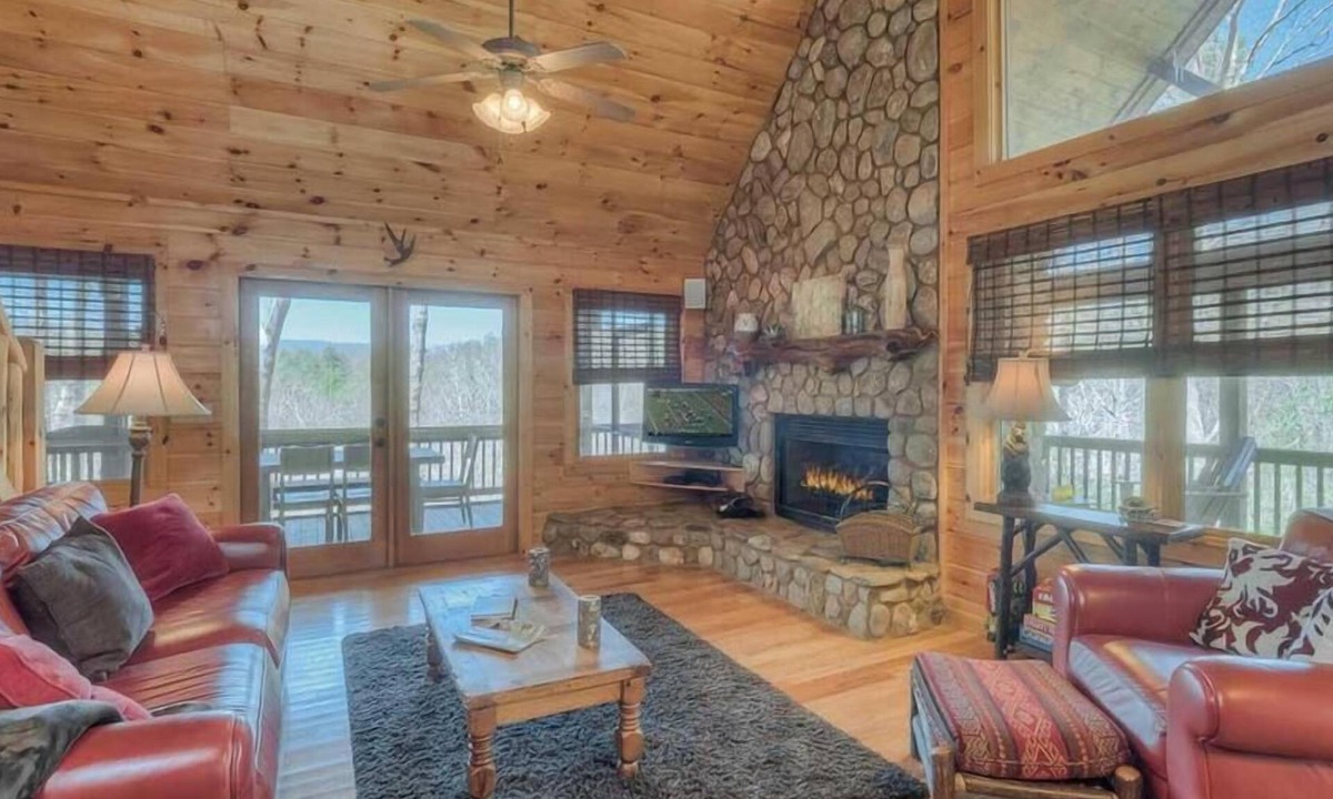 Blue Ridge Cabin | Sunset Ridge- Wooded Setting | Screened Deck | Relaxing Hot Tub