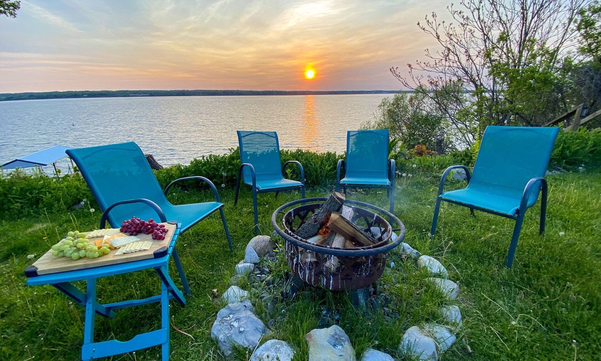 Geneva Cottage | Sunset seneca lake view, wine trail, lake view