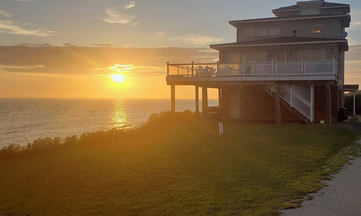 Picketts Harbor House | Sunset Serenity: 3500 sqft Waterfront Oasis On Private Beach - Sleeps 16