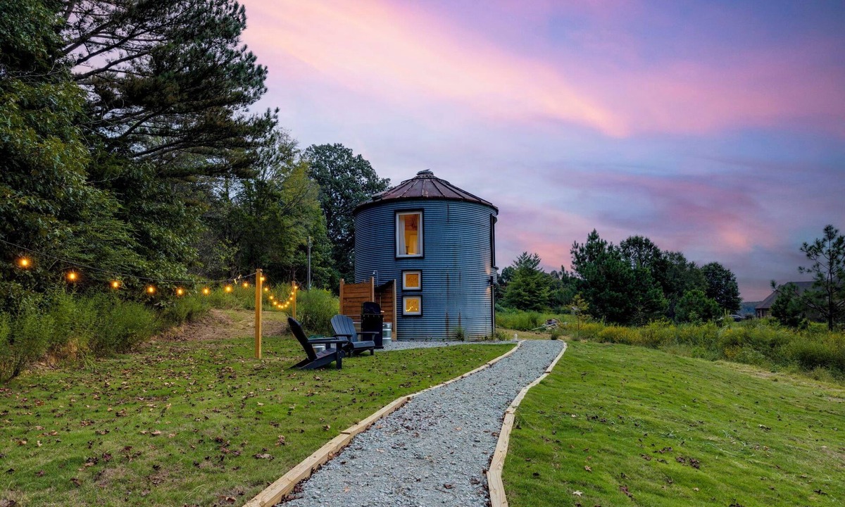 Denver Apartment | Sunset Silo at Natchez Trace
