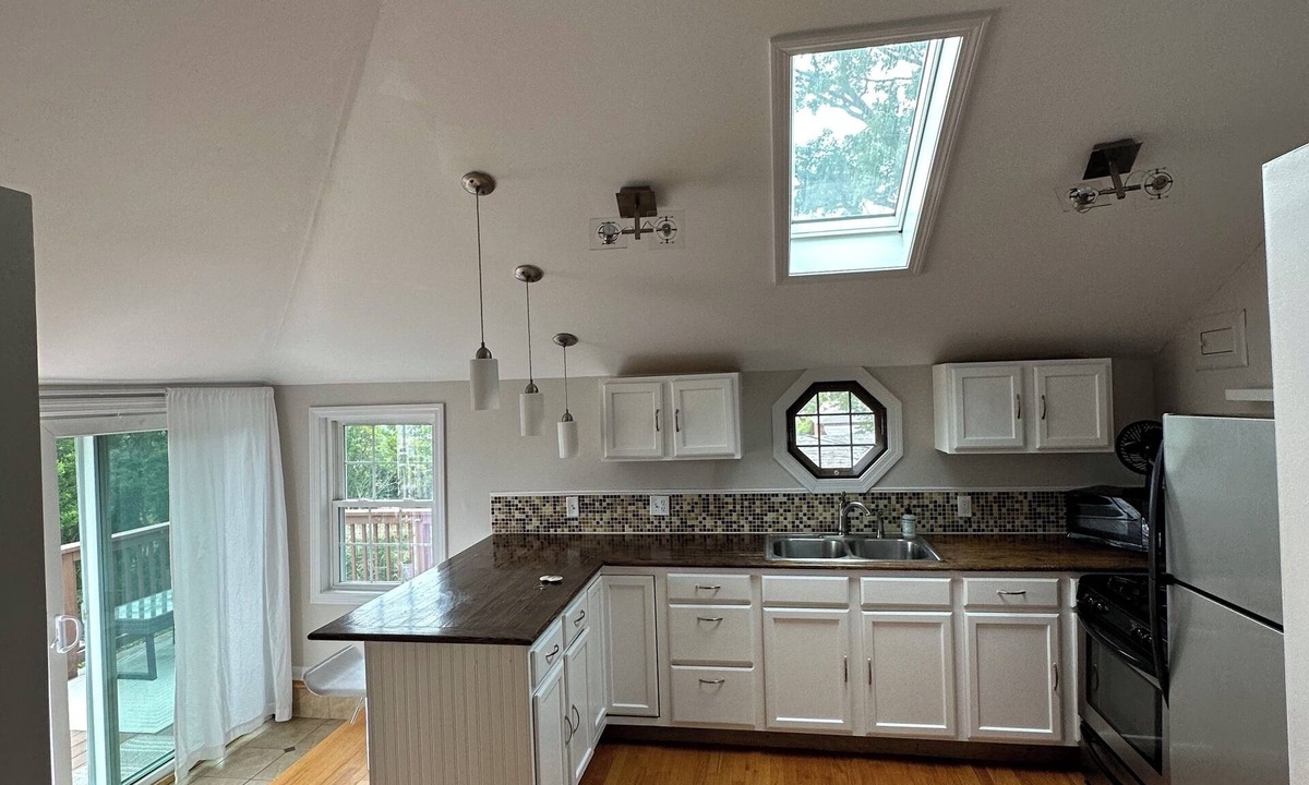 Branford Apartment | Sunset Studio