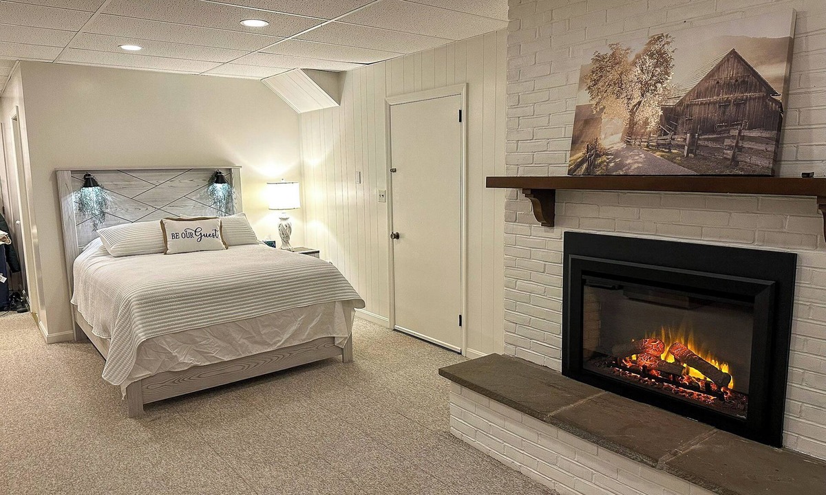 Ronks Apartment | Sunset Suite - 2 min. from Kitchen Kettle Village!