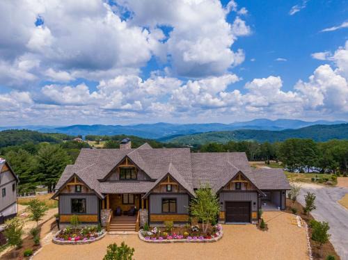 Elk Park House | Sunset Valley