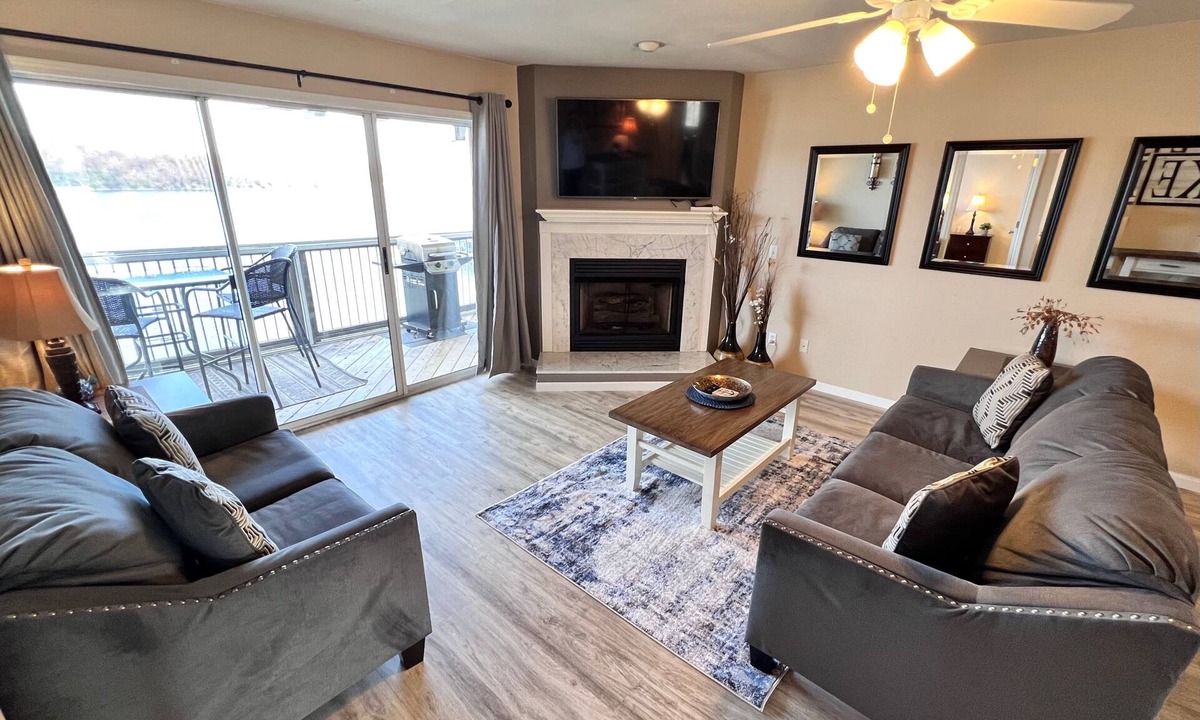 Osage Beach Condo | SUNSET VIEW FOR MILES! Main Channel 2 Bed, 2 Bath-Sleeps 6- VERY CLEAN!
