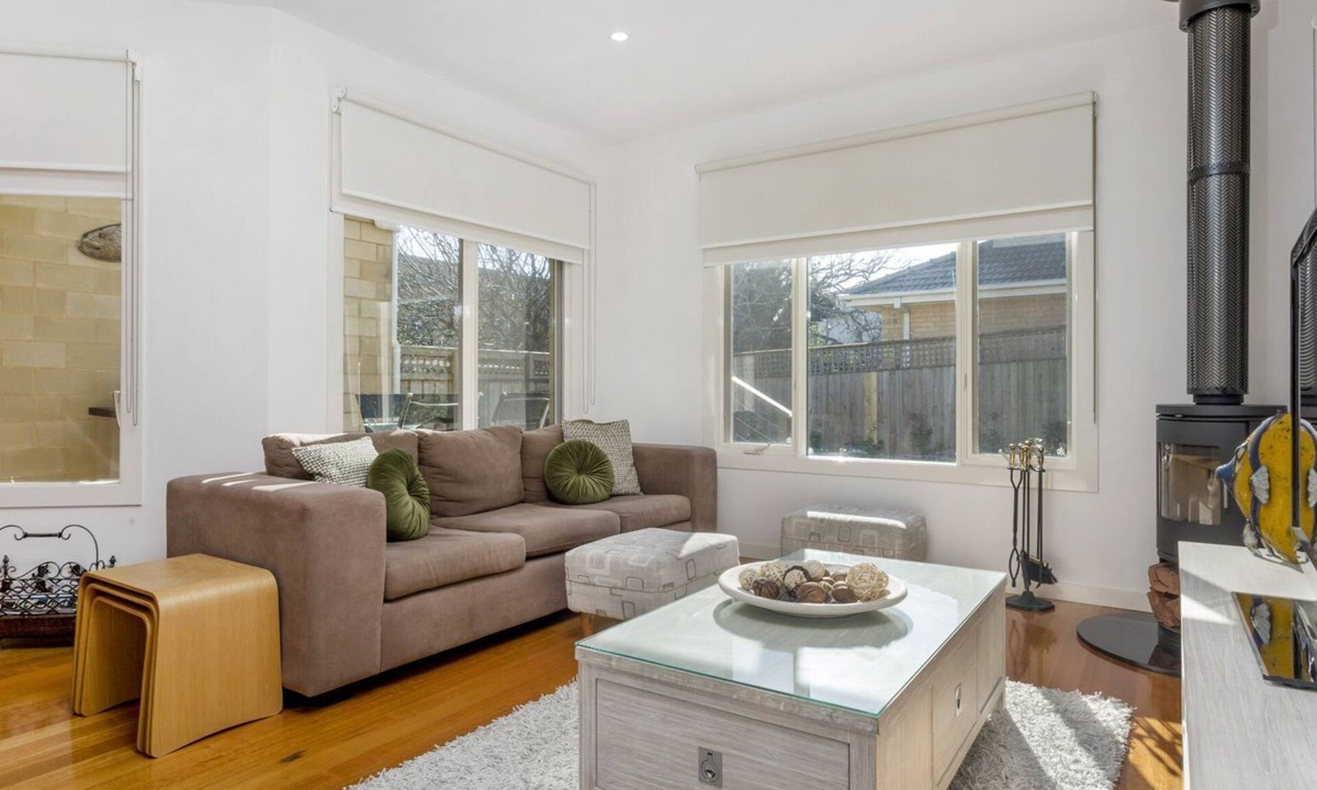 Mornington House | SUNSET VIEWS - MORNINGTON