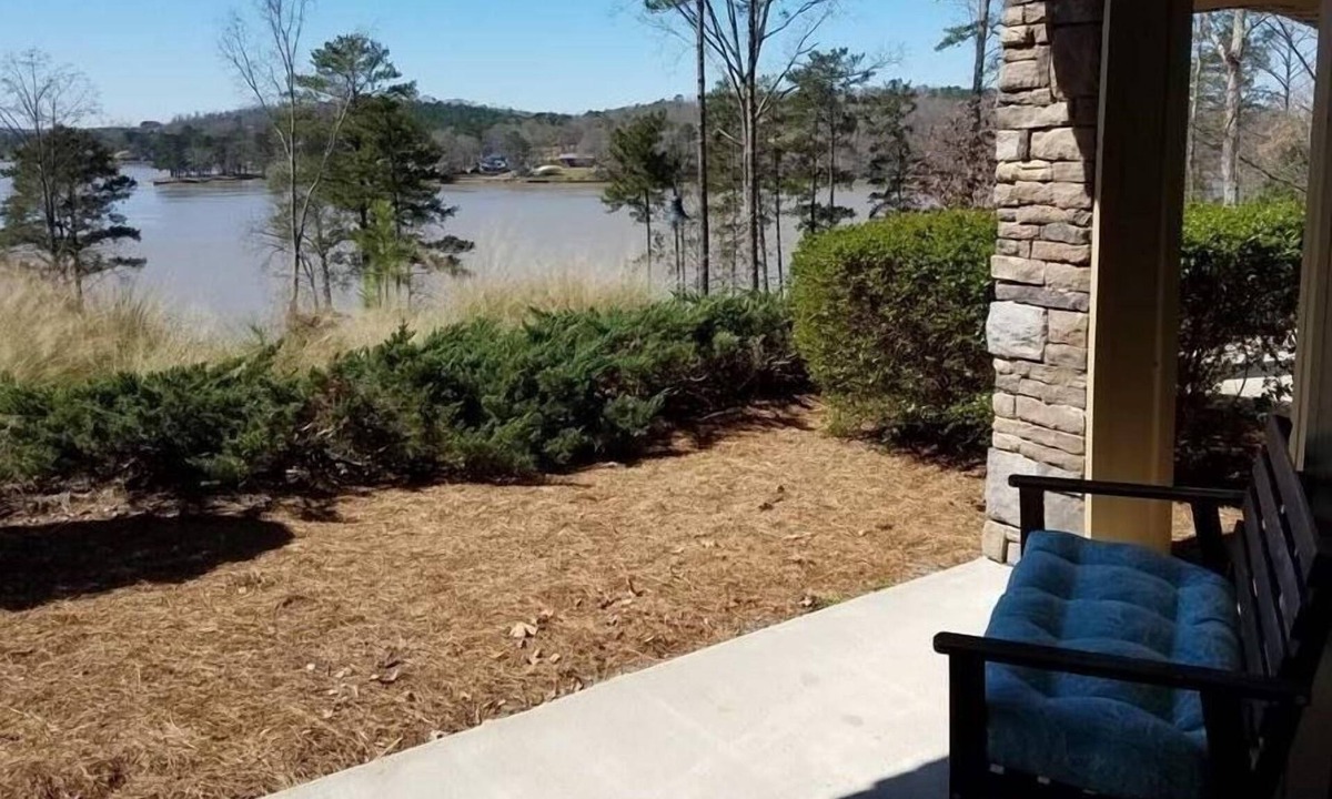 Talladega Condo | Sunset views over Logan Martin