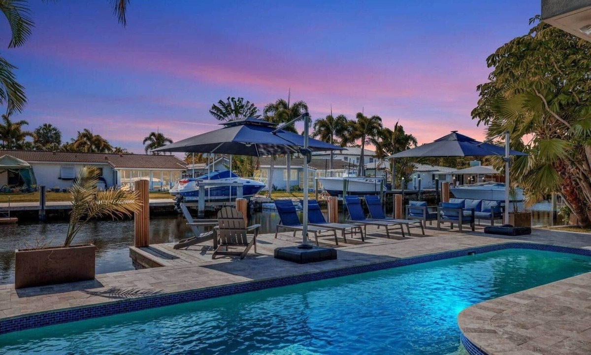 Wilton Manors House | Sunset Waterfront Villa Close to beach 4BDR