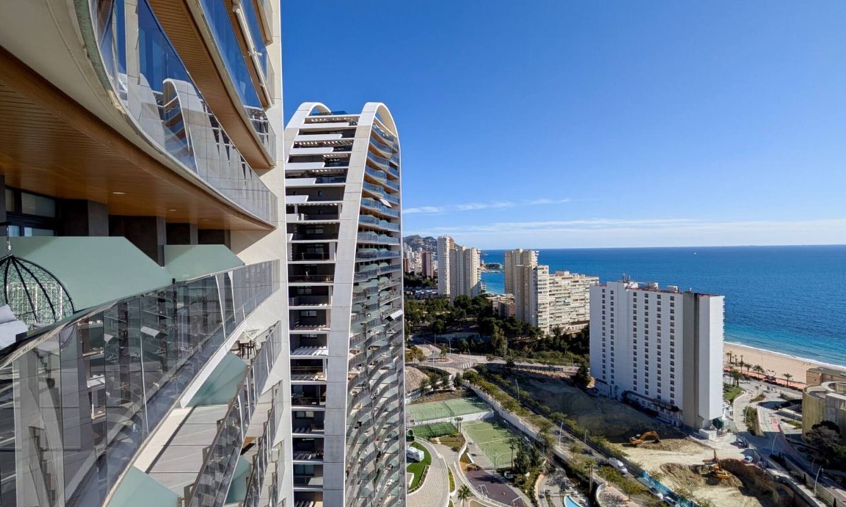 Benidorm Apartment | SUNSET WAVES sea & sky apartment