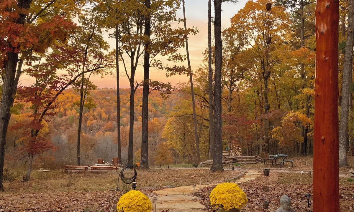 Eureka Springs Apartment | Sunsets ,Mountainviews Jacuzzi spa, Fireplace, Tv Public Lake access
