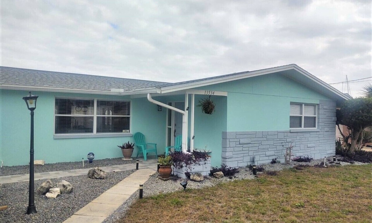 Pleasure Isles House | Sunsets, nature and dolphins oh my! Private dock, minutes to the gulf. 3br/2bth