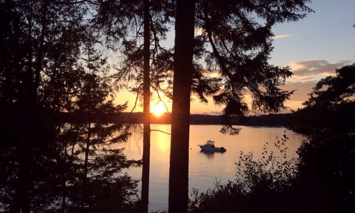 Sebascodegan Island Cottage | Sunsets over Quahog Bay - rustic setting, peace and quiet