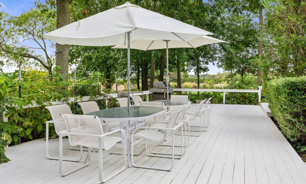 Water Mill House | Sunsets Sweeping Farmland Views, Great Retreat Minutes from Flying Point Beach