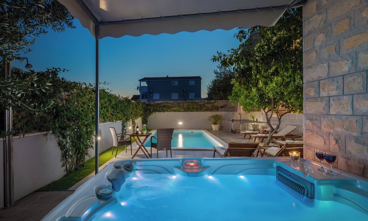 Kastel Novi House | Sunshine Holiday Home