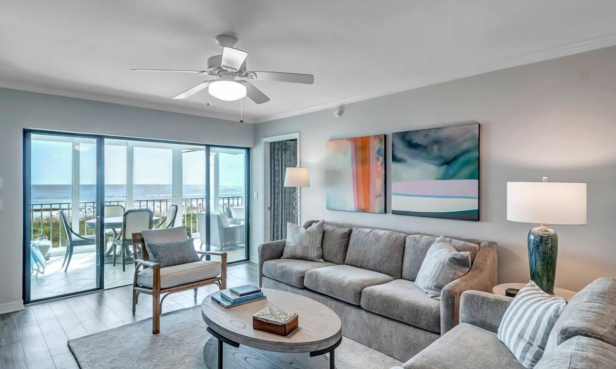 Sawgrass Condo | Sunshine Manor condo w/private beach access