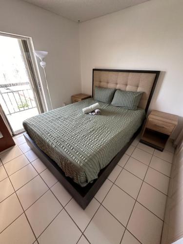North Beach Hostel | Sunshine Miami - shared apartment