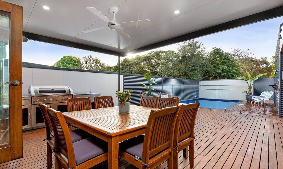 McCrae House | Sunshine on Sunningdale