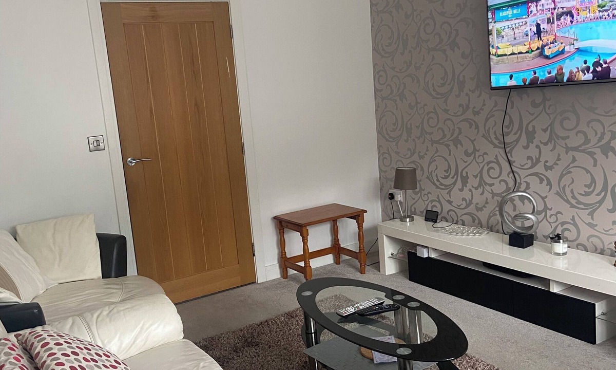 Wolverhampton House | Sunshine residential home