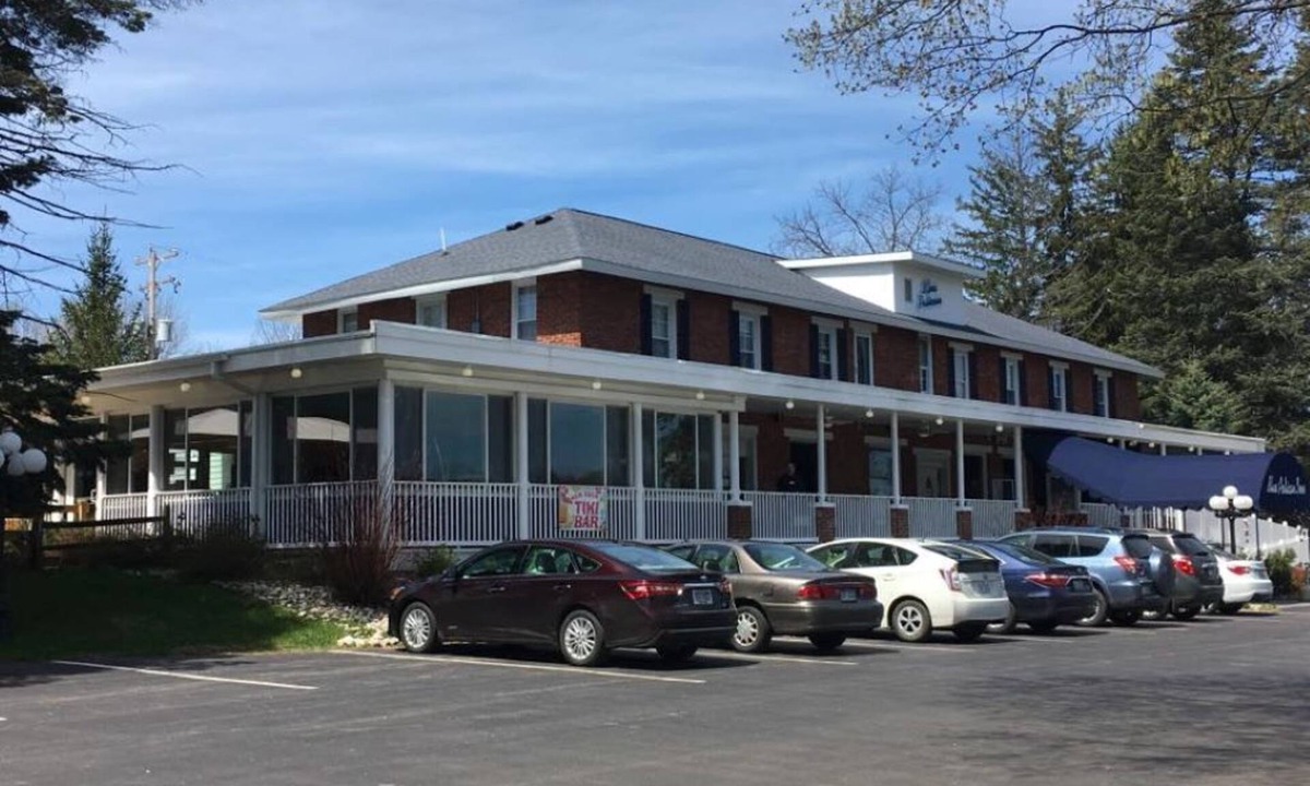 Central Lake Bed & Breakfast | Sunshine Room for 2 #7