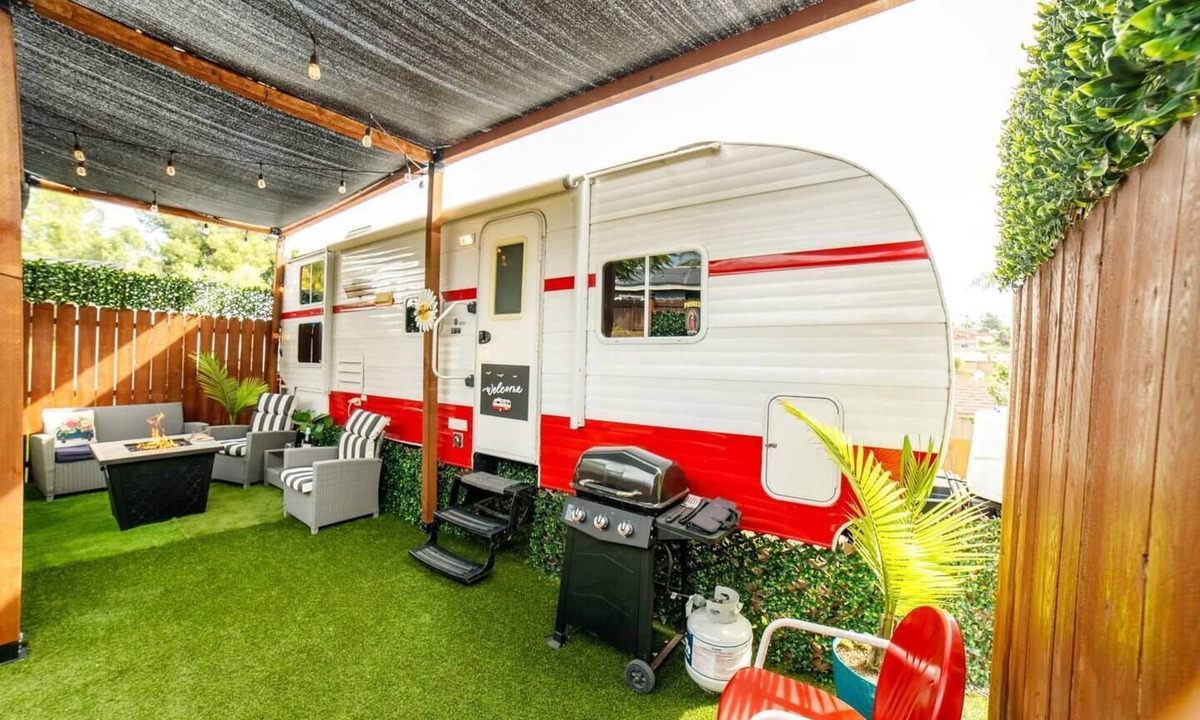 Granite Hills House | Sunshine Stays at Darling Daisy | Retro RV Escape