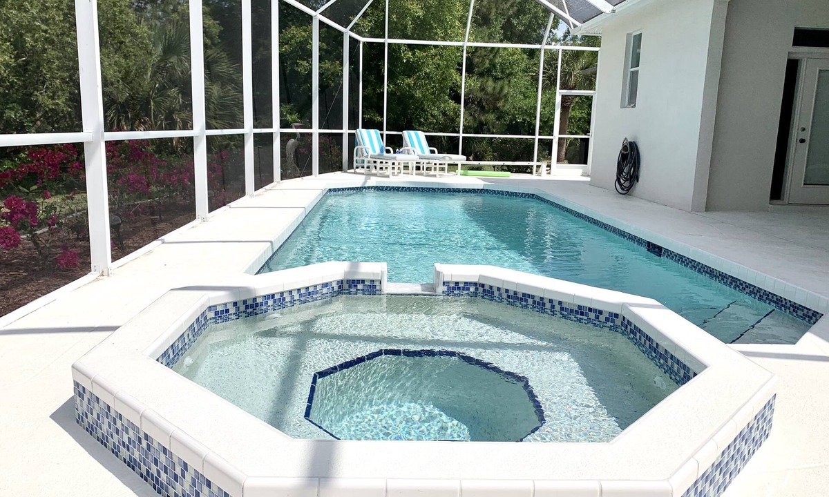 Long Meadow House | * Sunshine, Tranquility, and Timeless Comfort! *