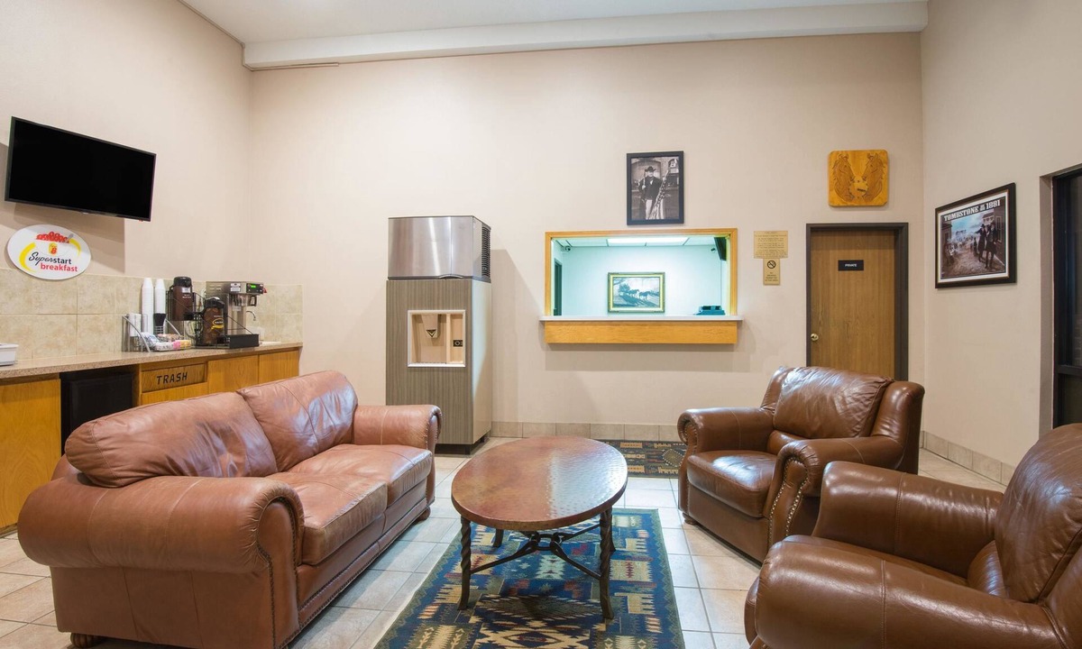 Abilene Hotel | Super 8 by Wyndham Abilene KS