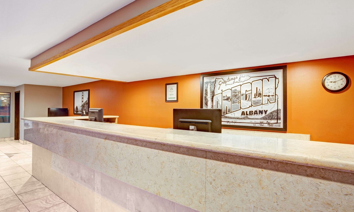 Albany Hotel | Super 8 by Wyndham Albany