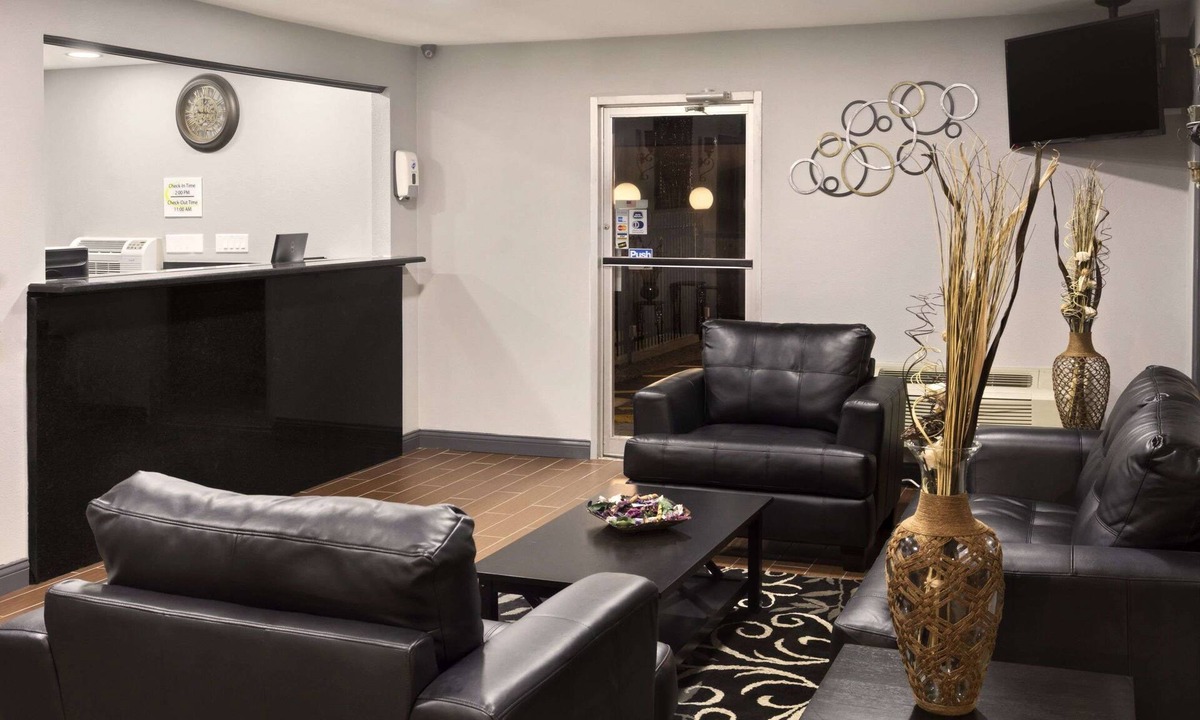 Ardmore Hotel | Super 8 by Wyndham Ardmore