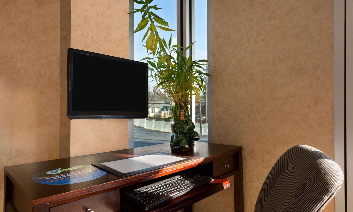 Swede Hill Hotel | Super 8 by Wyndham Austin Downtown/Capitol Area