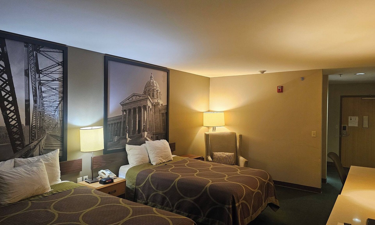 Ava Hotel | Super 8 by Wyndham Ava