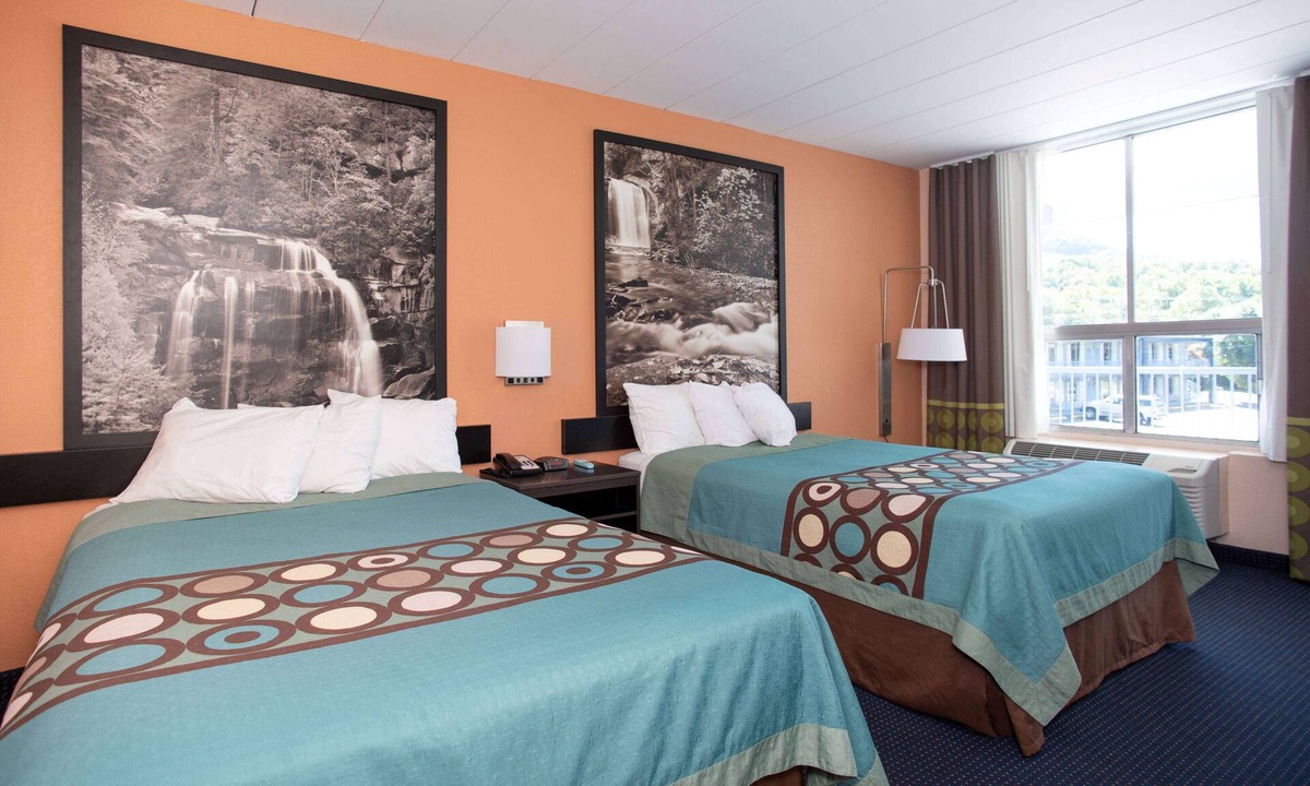 Black Mountain Hotel | Super 8 by Wyndham Black Mountain