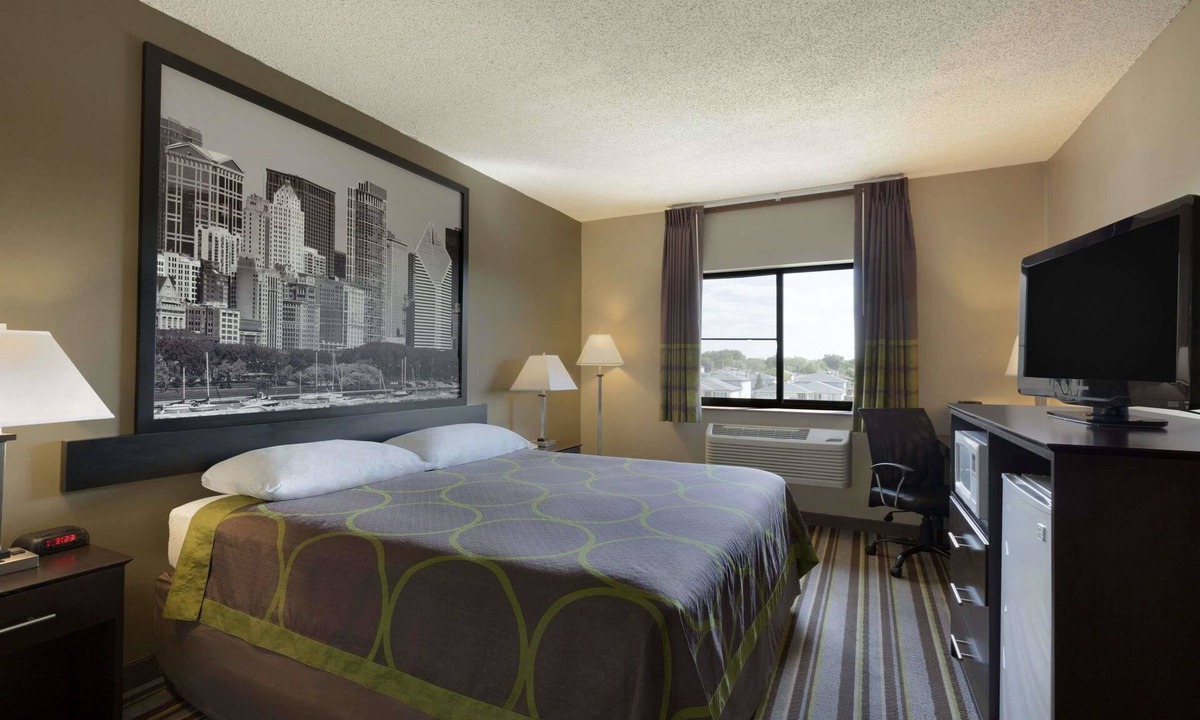 Bridgeview Hotel | Super 8 by Wyndham Bridgeview/Chicago Area
