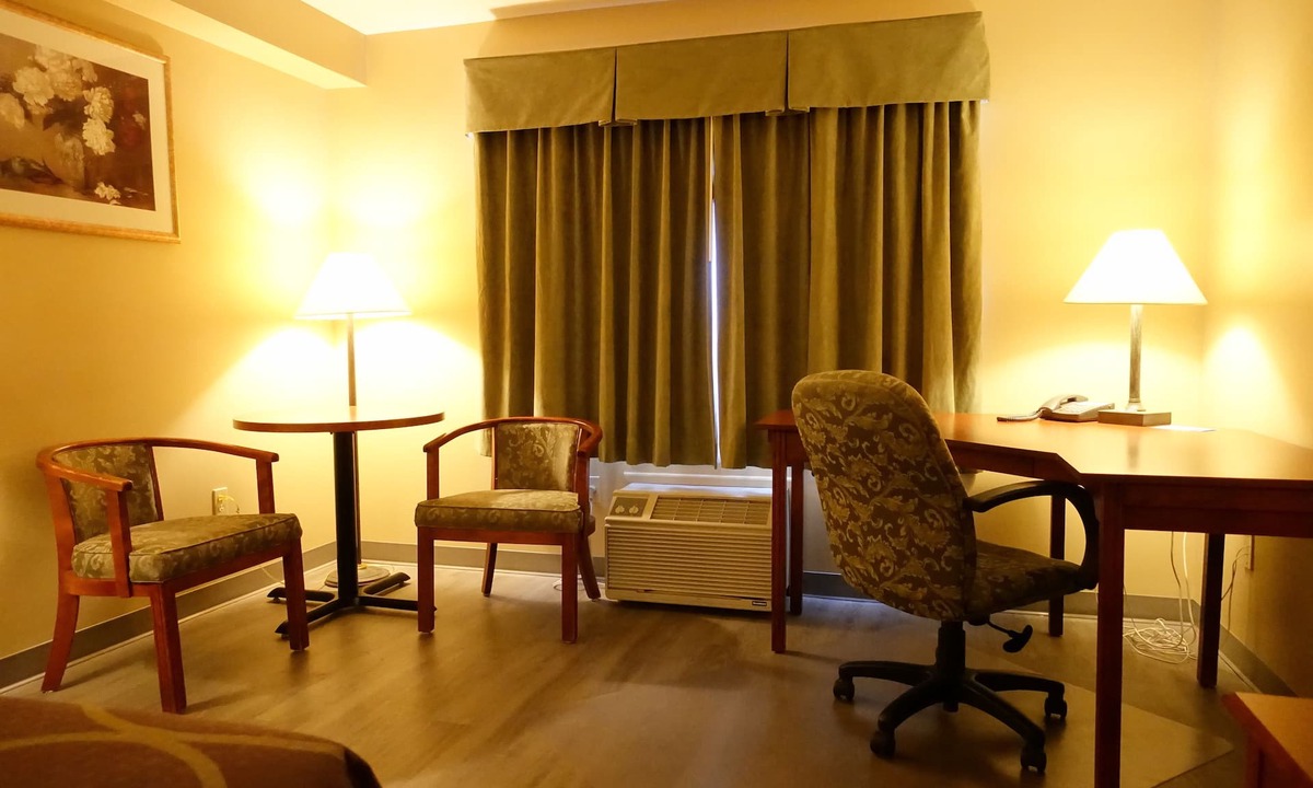 Sault Ste. Marie Hotel | Super 8 by Wyndham Sault Ste Marie On