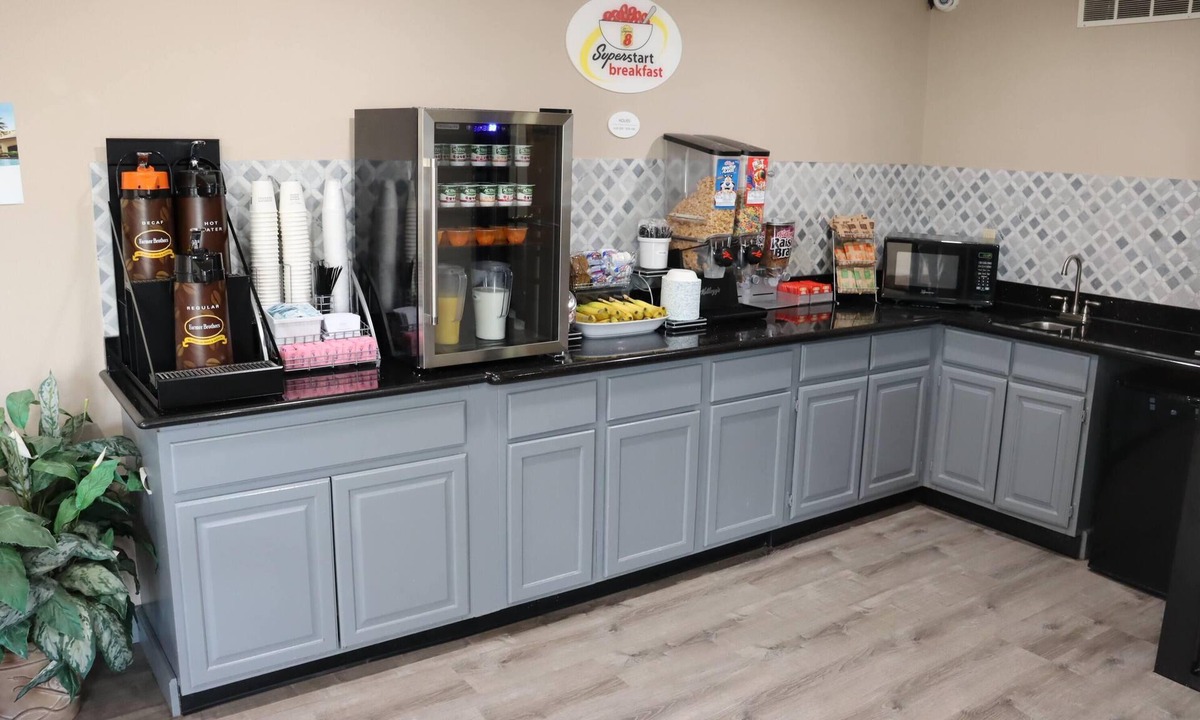 Cabot Hotel | Super 8 by Wyndham Cabot