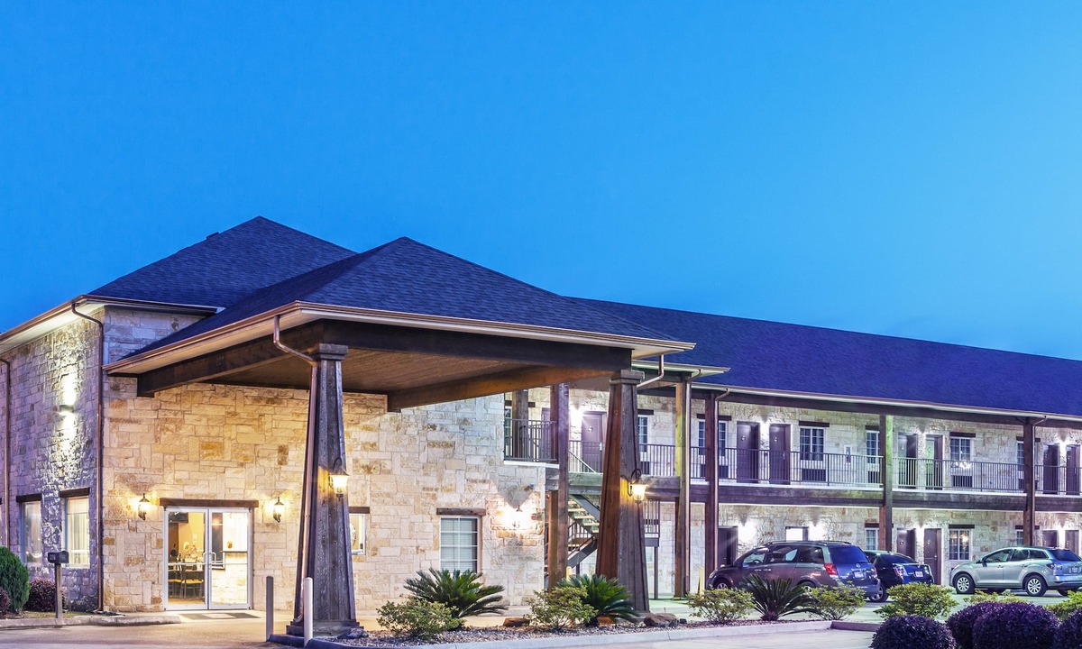 Center Hotel | Super 8 by Wyndham Center