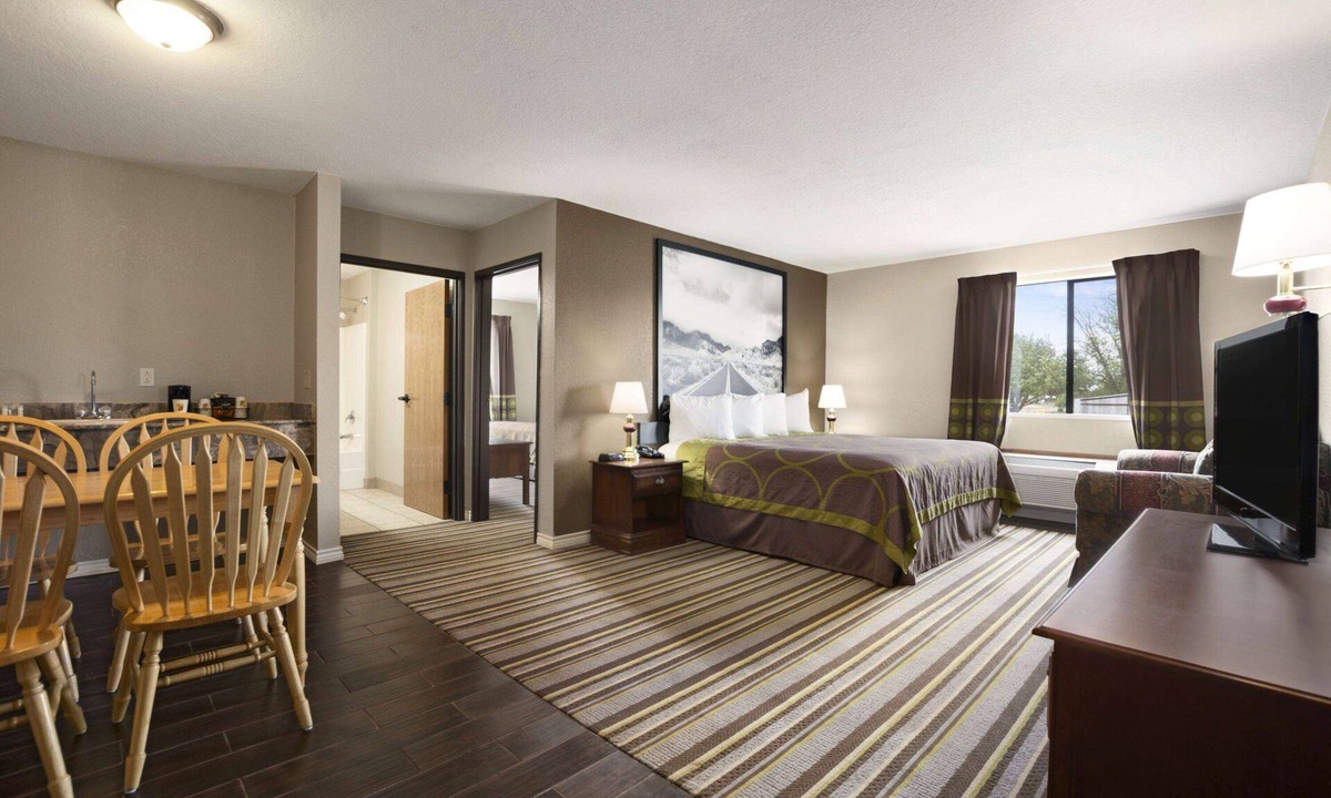 Childress Hotel | Super 8 by Wyndham Childress