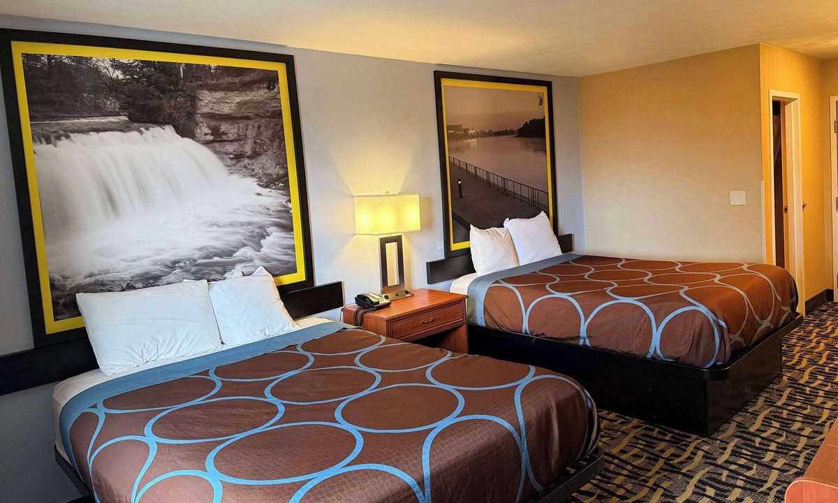 Cozad Hotel | Super 8 by Wyndham Cozad