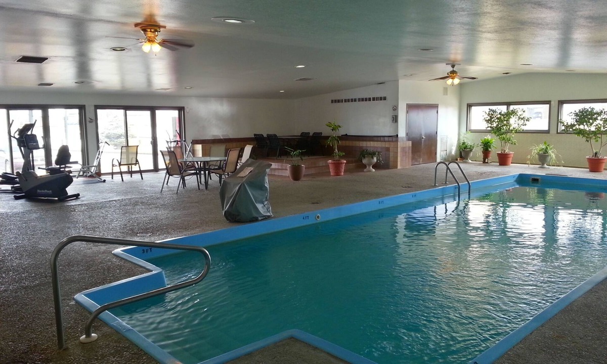 Santa Rita Hotel | Super 8 by Wyndham Cut Bank